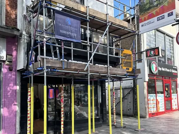 Commercial scaffolding installation showing scaffolding around a commercial building