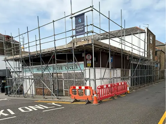 Commercial scaffolding project